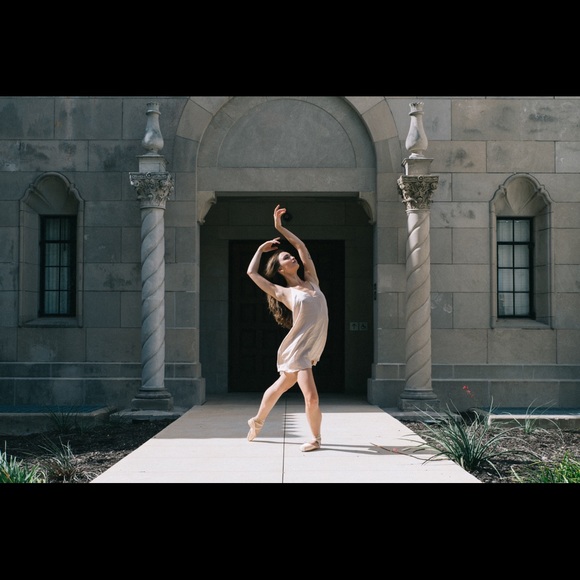 Meet your Posher, Chloe - Picture 1 of 3